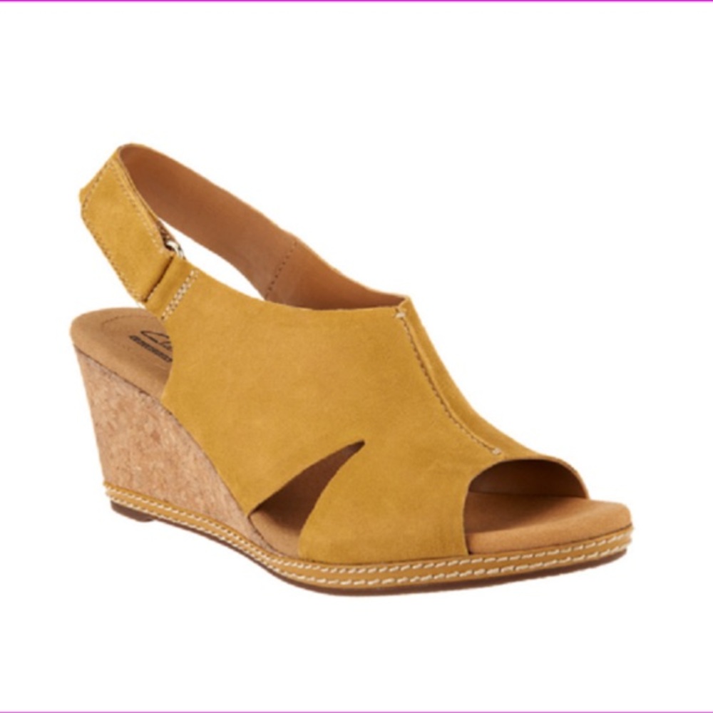 Clarks Women's Helio Float Wedge Sandal